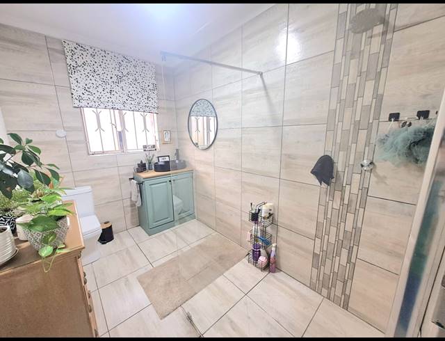 2 BEDROOM TOWNHOUSE FOR SALE IN DUNCANVILLE